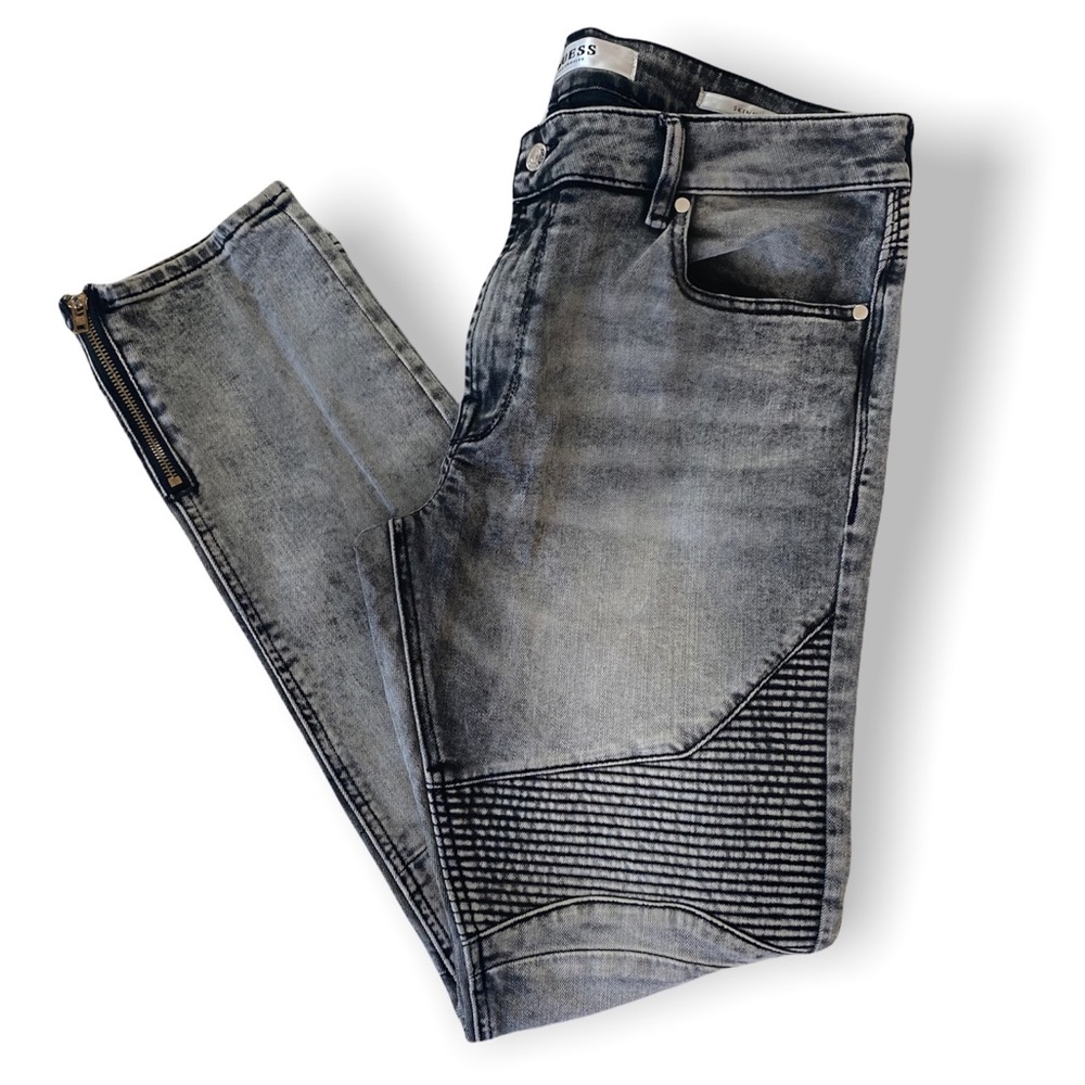 Guess men Jeans size 36 waist 32 length.